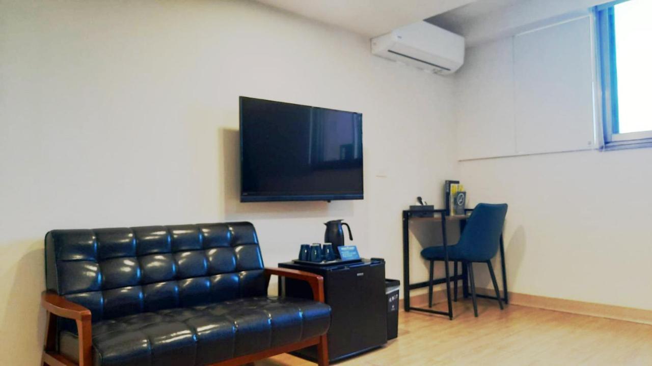 Holo Hotel تاينان المظهر الخارجي الصورة