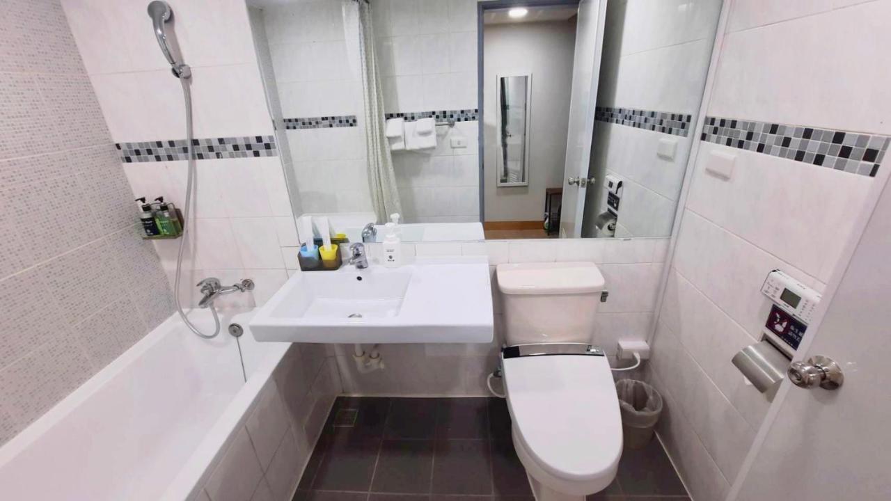 Holo Hotel تاينان المظهر الخارجي الصورة